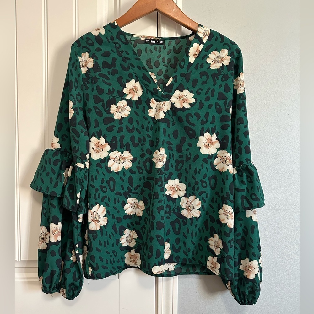 SHEIN Women Green Floral Leopard Print Ruffle Trim V-Neck Long Sleeve Blouse L